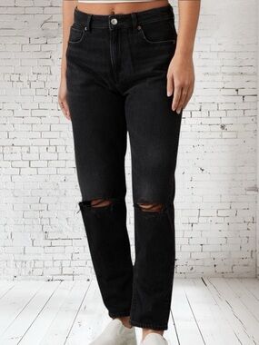 American Eagle Mom Straight Leg High Rise Jean in Distressed Faded Black SZ 28/6